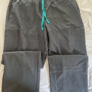 Women’s figs pants
